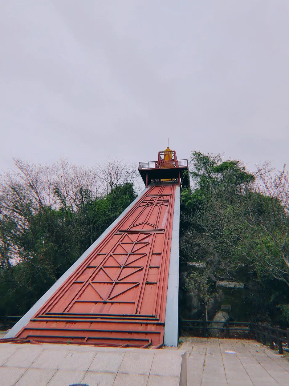 DƬ